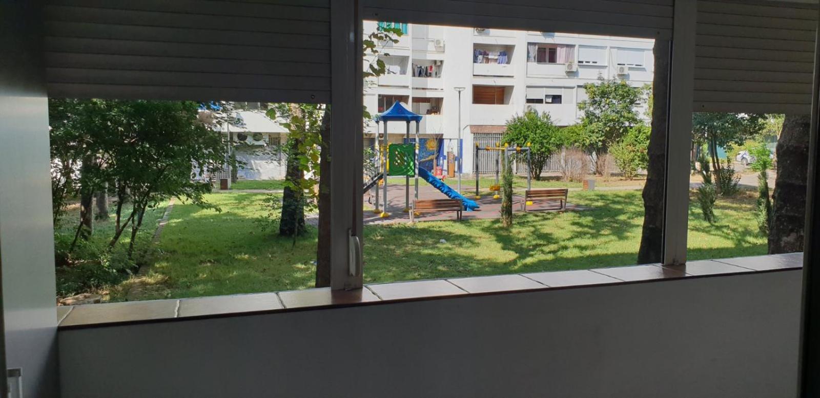 Yellow Apartment, Central 波德戈里察 外观 照片